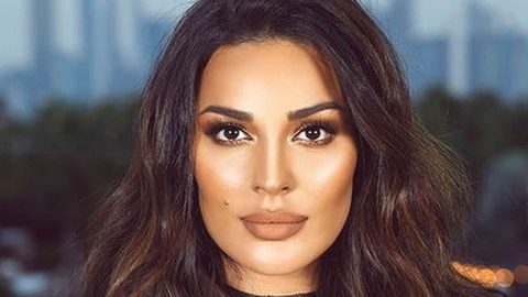 بالفيديو: شاهدي لووك نادين نجيم تكشف في مسلسل عشرين عشرين