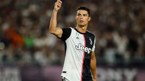 بالفيديو: هدية فاخرة لكريستيانو رونالدو في عيد ميلاده الـ35!