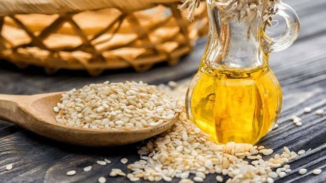 اكتشفي المنافع الصحية لتناول السمسم على الريق