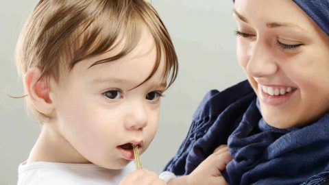 كيف تستعيدين علاقتك الزوجية بعد الإنجاب؟