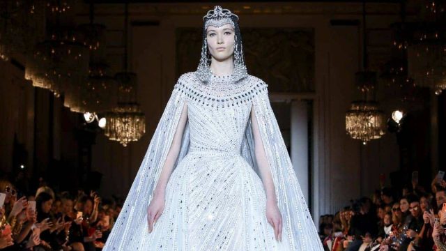 شاهدي أفضل تصاميم الفساتين الكاب اختيار النجمات