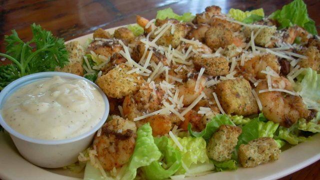 خطوات تجهيز صوص سلطة السيزر