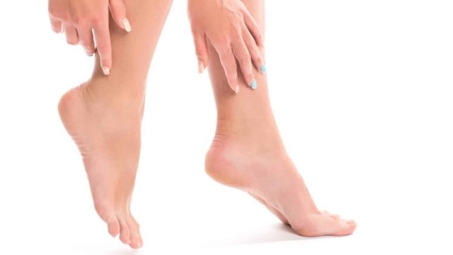 علاج تشقق القدمين في فصل الشتاء