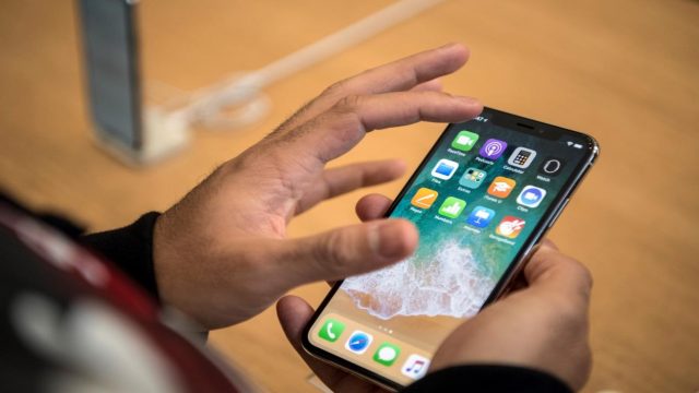 بالفيديو.. كيفية تنظيف الهواتف النقالة من الفيروسات