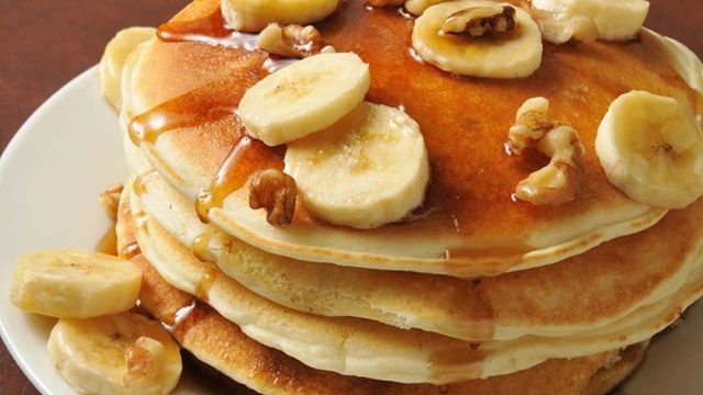 كيفية تجهيز بان كيك بالفواكه للحمية