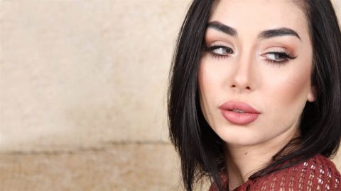 خطوات بسيطة لتطبيق مكياج عيون سموكي