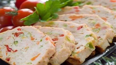 خطوات تجهيز قالب الدجاج بالخضار