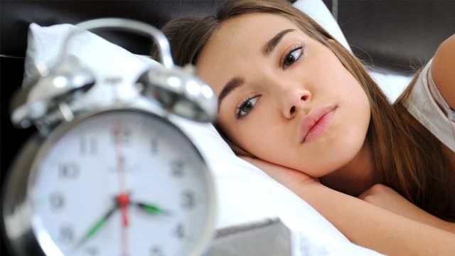 ساعات النوم الموصى بها حسب العمر