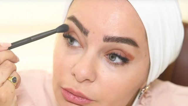 مكياج خفيف للبنات المحجبات بالخطوات