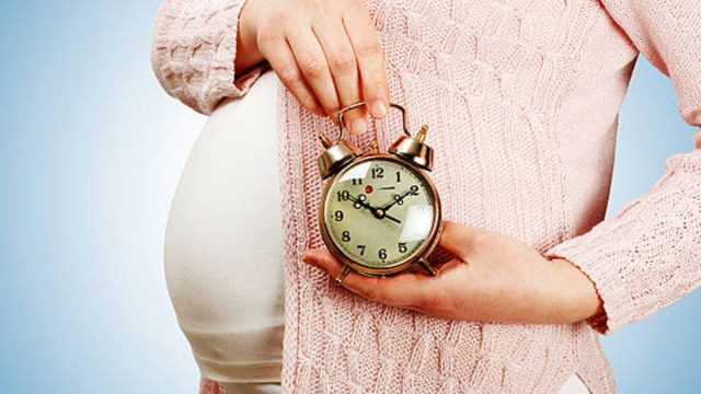 تأخر الولادة بعد الشهر التاسع : اكتشفي أسبابها ومخاطرها