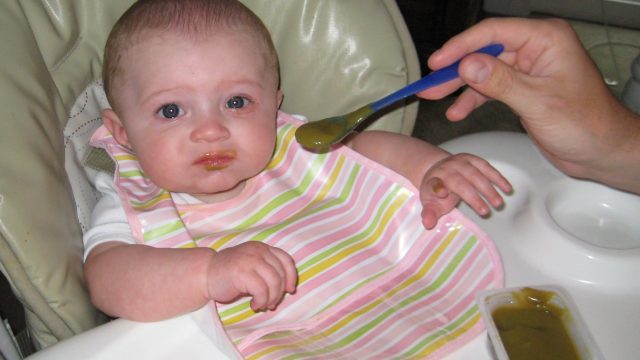 أهمية الفيتامين د وفوائده الصحية للأطفال الرضع .. تعرفي إليها