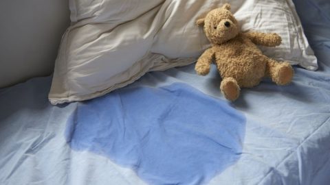 سلسل البول عند الأطفال أسبابه وتداعياته النفسية اكتشفيها معنا