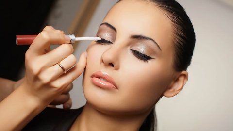 أفكار مكياج عصرية للسهرات الصيفية .. لا تفوتيها