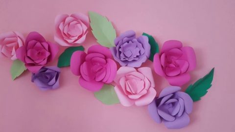 بالصور: ديكورات ورود فاخرة لتزيين جدران غرف الجلوس