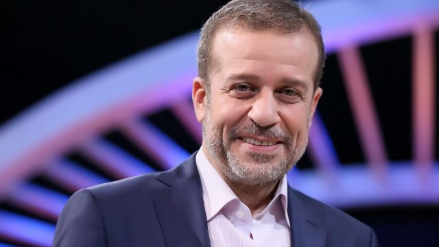 شريف منير ينشر صورة بناته ثم يقوم بحذفها لهذا السبب!