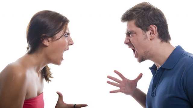 نصائح تساعدك على تجاوز الخلافات المالية مع زوجك