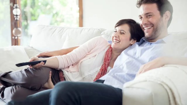 6 نصائح للتعامل مع الزوج قليل الكلام