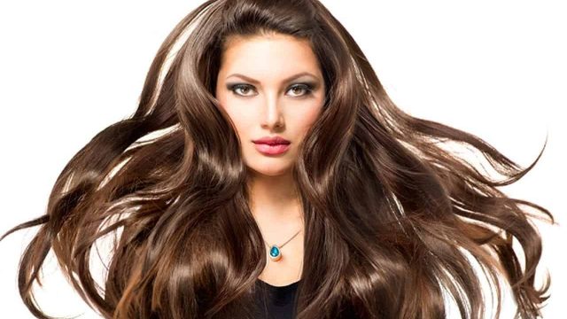 مرطبات طبيعية للشعر تغنيك عن استخدام البلسم!