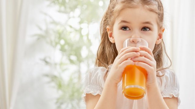 حضري ألذ العصائر الصحية للأطفال بمكونات بسيطة
