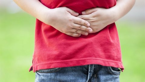 أفضل الأعشاب لعلاج ديدان البطن عند الأطفال