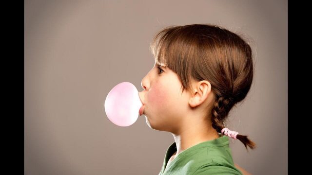 كيف تتعاملين مع رائحة الفم الكريهة عند الأطفال؟