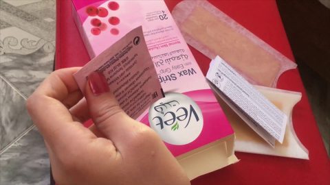 إليك الطريقة الصحيحة لاستخدام لصقات الشمع لإزالة الشعر الزائد