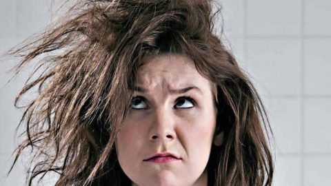 7 نصائح للتخلص من نفشة الشعر في فصل الصيف