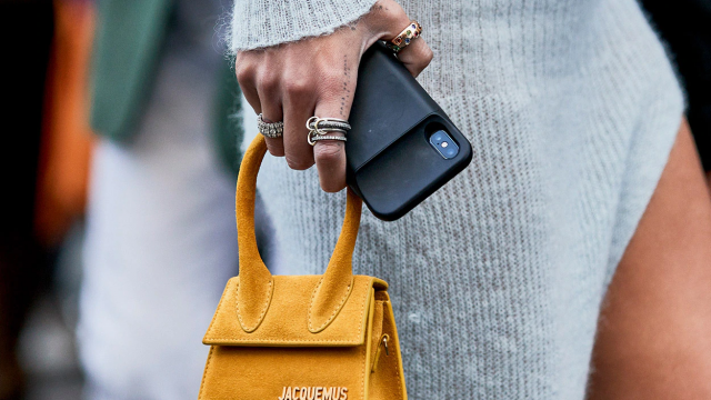 اكتشفي صيحة حقيبة اليد المصغرة لصيف 2020