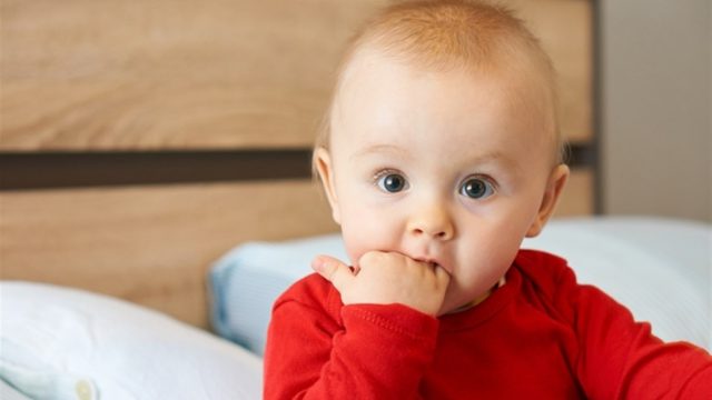 اكتشفي طريقة علاج سيلان اللعاب عند الأطفال بمواد طبيعية