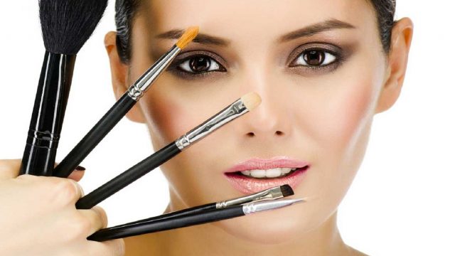 مكياج نهاري في خطوات بسيطة وسهلة للفتيات