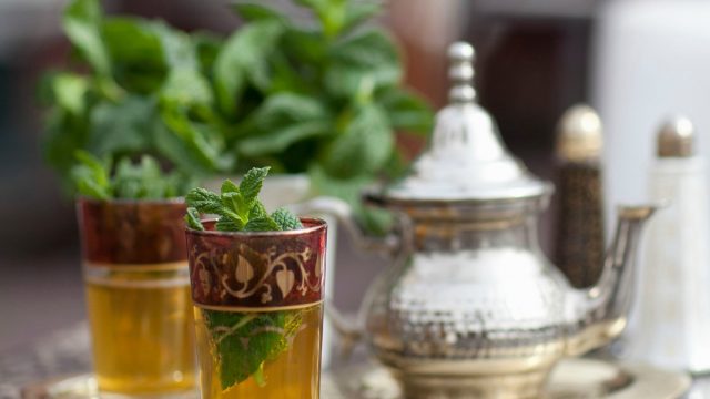 خطوات تجهيز الشاي على الطريقة المغربية