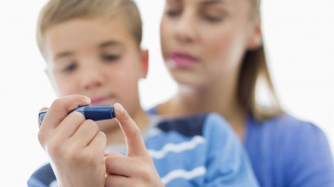 5 أعراض طبيعية تدل على إصابة طفلك بداء السكري!