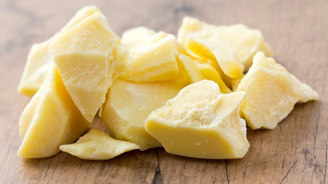 اكتشفي طرق غير مسبوقة لاستخدام زبدة الكاكاو للعناية بالبشرة