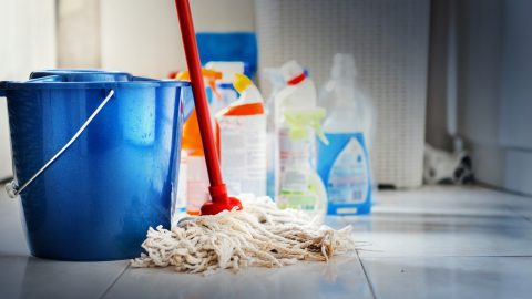 4 حيل منزلية تجنبك عناء التنظيف المرهق .. تعرفي عليها