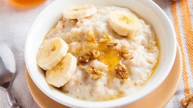 خطوات تجهيز حليب بالشوفان والموز