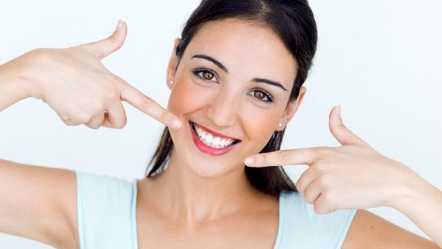 6 وصفات طبيعية لتعطير الفم دون الحاجة لغسول منعش