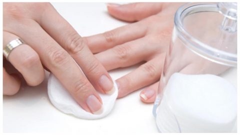 3 حيل منزلية لإزالة طلاء الأظافر بدون أسيتون