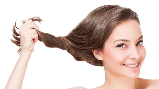 تعرفي على فوائد ماء الشعير للشعر التالف