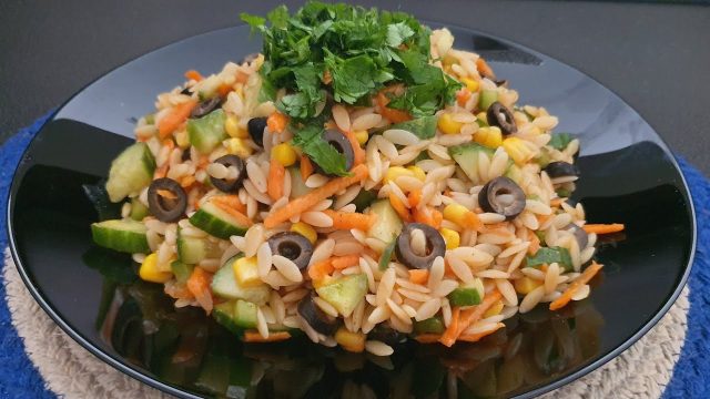 خطوات تجهيز سلطة لسان عصفور