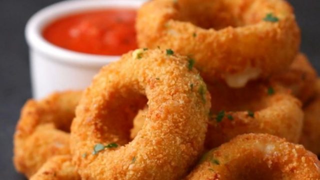 كيفية تجهيز حلقات البصل المقرمشة