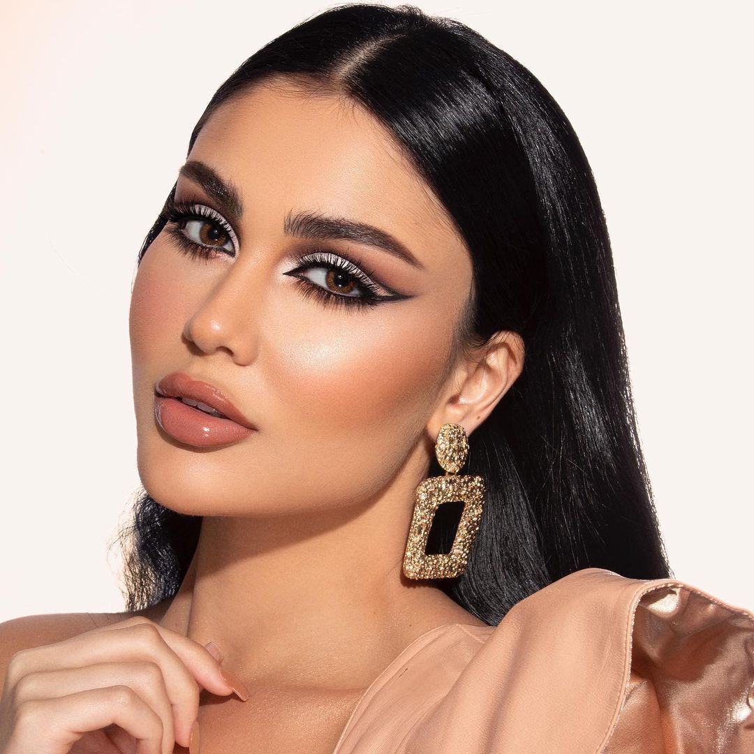 3 رسمات عيون جريئة من وحي النجمات العربيات مجلة سيدات الامارات