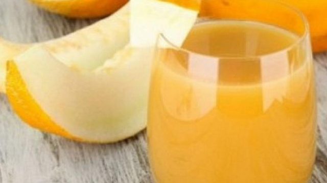 طريقة إعداد سموثي الشمام باللوز