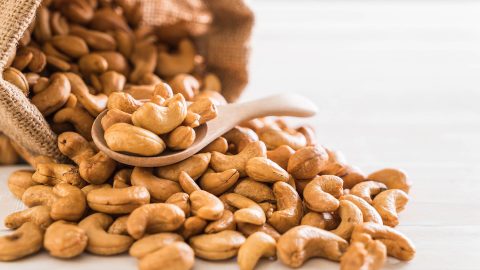 حساسية المكسرات : كل ما يجب أن تعرفيه عنها  والأعراض المصاحبة لها