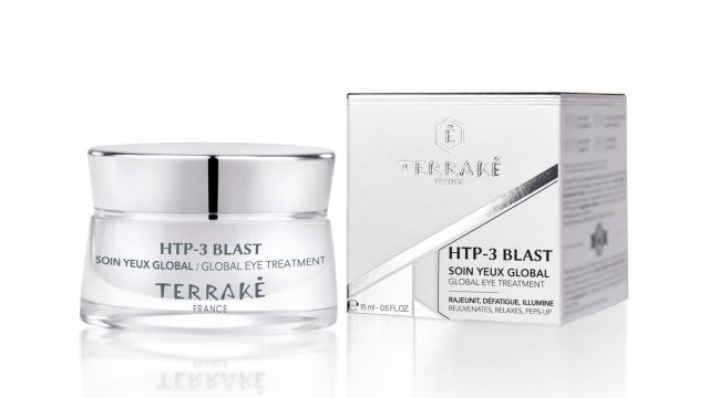 7 مستحضرات غنية بحمض الهاليورونيك للعناية بمحيط العينين