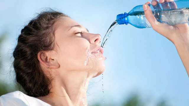 6 أطعمة لترطيب الجسم على غرار المياه