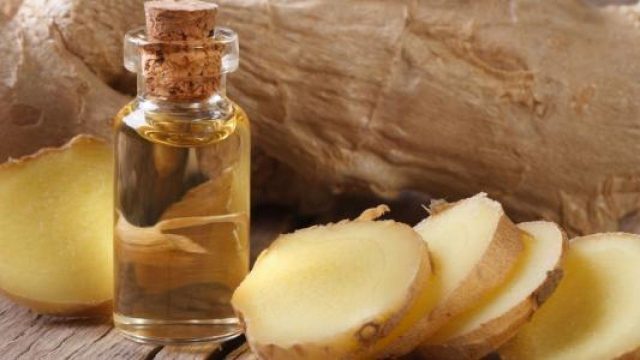 اكتشفي الاستخدامات الصحية لزيت الزنجبيل