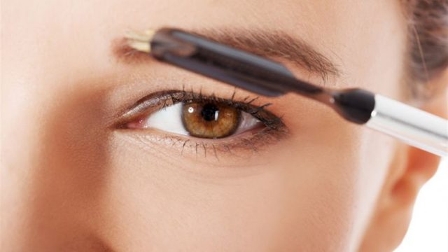 3 علاجات منزلية للتخلص من فطريات الحواجب