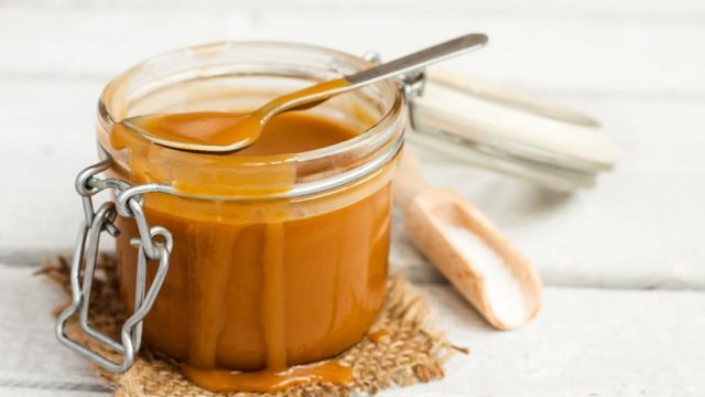 كيفية إعداد صلصة الكراميل