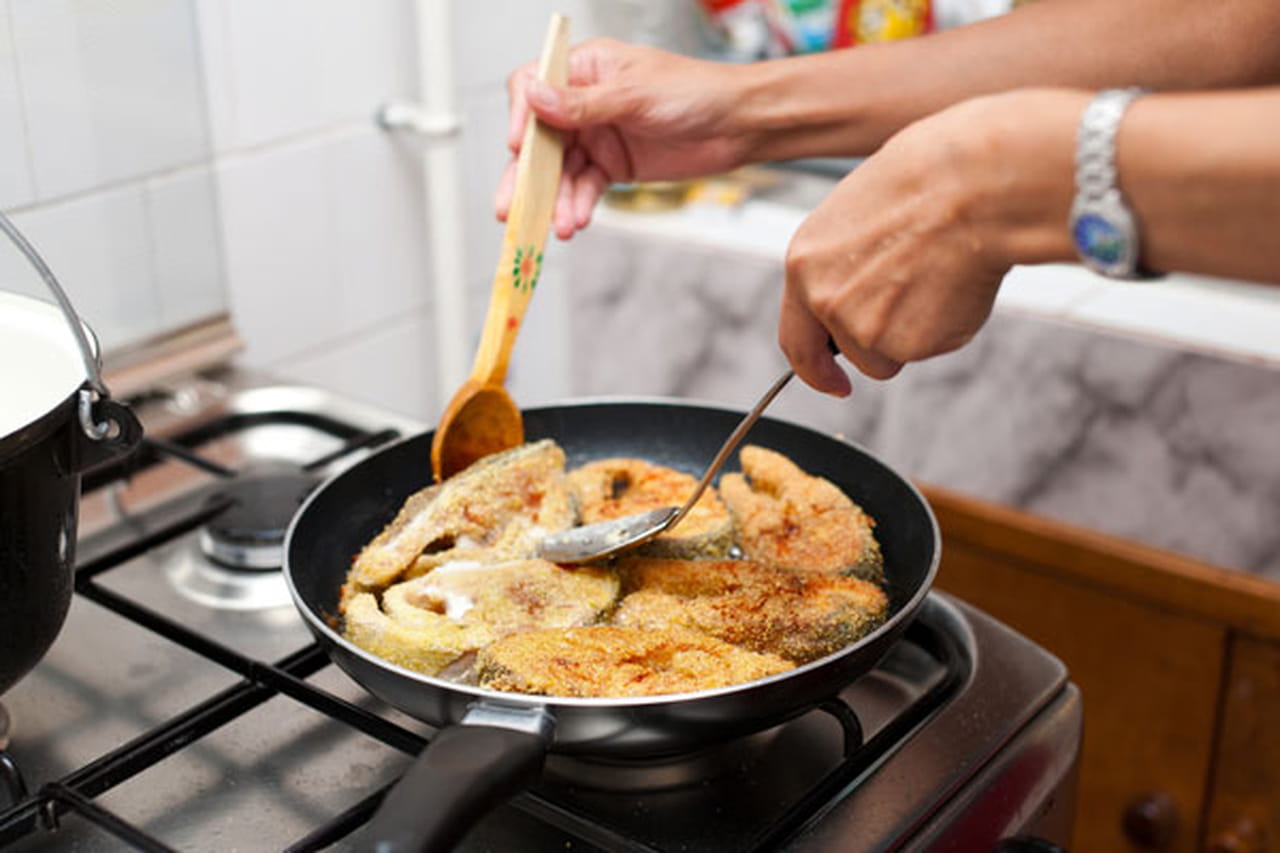 4 حيل للتخلص من روائح الطبخ من المنزل