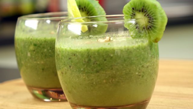 5 فوائد صحية وجمالية لتناول عصير الكيوي